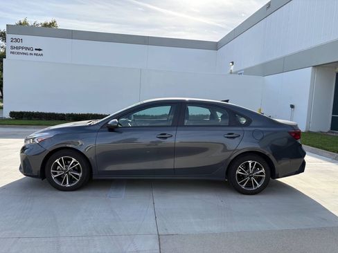Used 2023 Kia Forte LXS FWD image 2