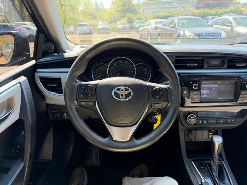 Used 2015 Toyota Corolla LE image 15