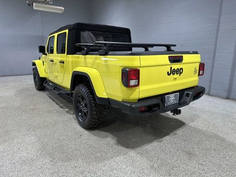 Used 2023 Jeep Gladiator Sport AWD/4WD image 7