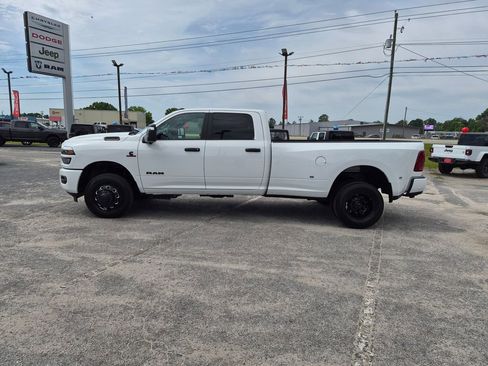 New 2026 RAM 3500 Big Horn AWD/4WD image 6