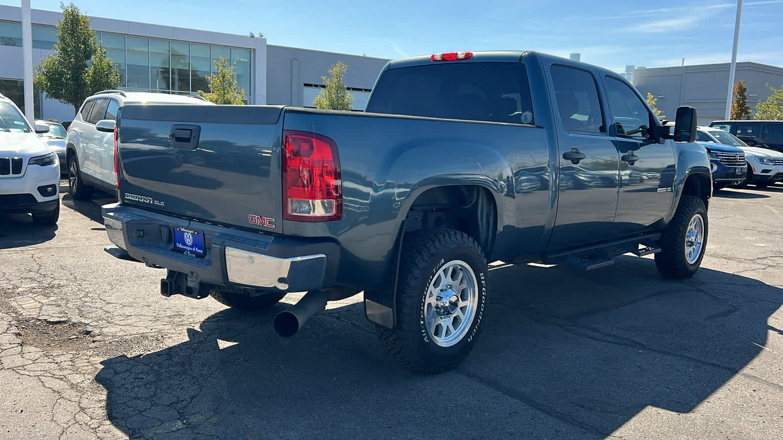 Used 2014 GMC Sierra 2500 SLE w/ SLE Preferred Package AWD/4WD image 5