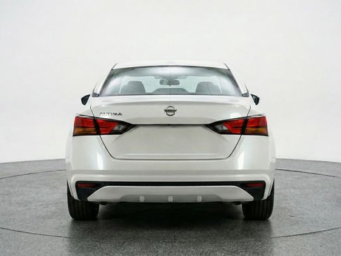 Used 2025 Nissan Altima 2.5 SV image 7