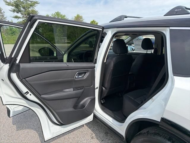 New 2026 Nissan Rogue Platinum w/ Platinum Premium Package AWD/4WD image 16