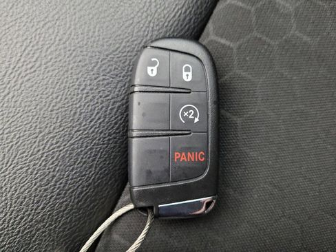 Used 2018 Jeep Compass Latitude w/ Popular Equipment Group FWD image 32