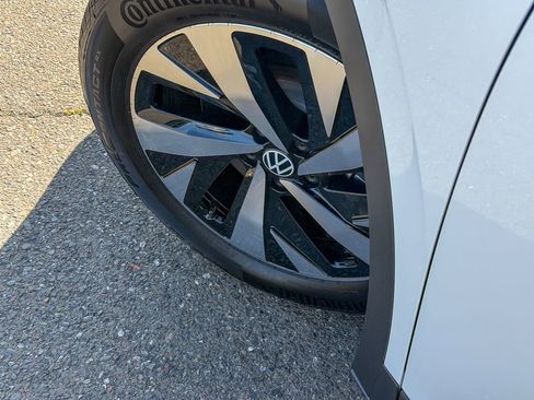 New 2026 Volkswagen ID.4 Pro RWD image 9