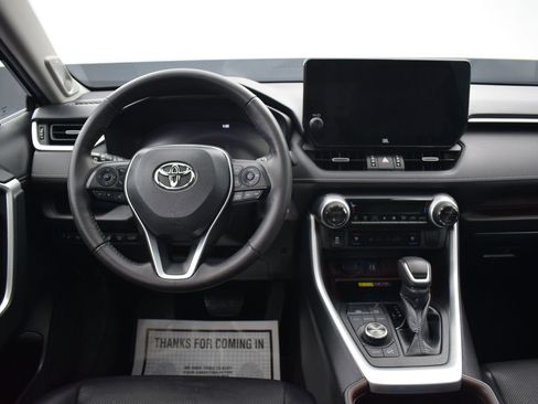 Used 2023 Toyota RAV4 Limited AWD/4WD image 18