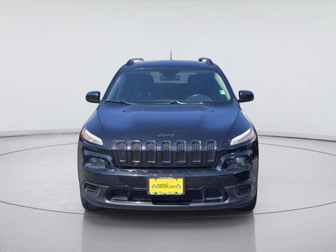 Used 2017 Jeep Cherokee Sport FWD image 2