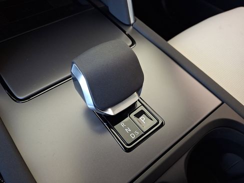 New 2026 Land Rover Discovery Sport Landmark image 13