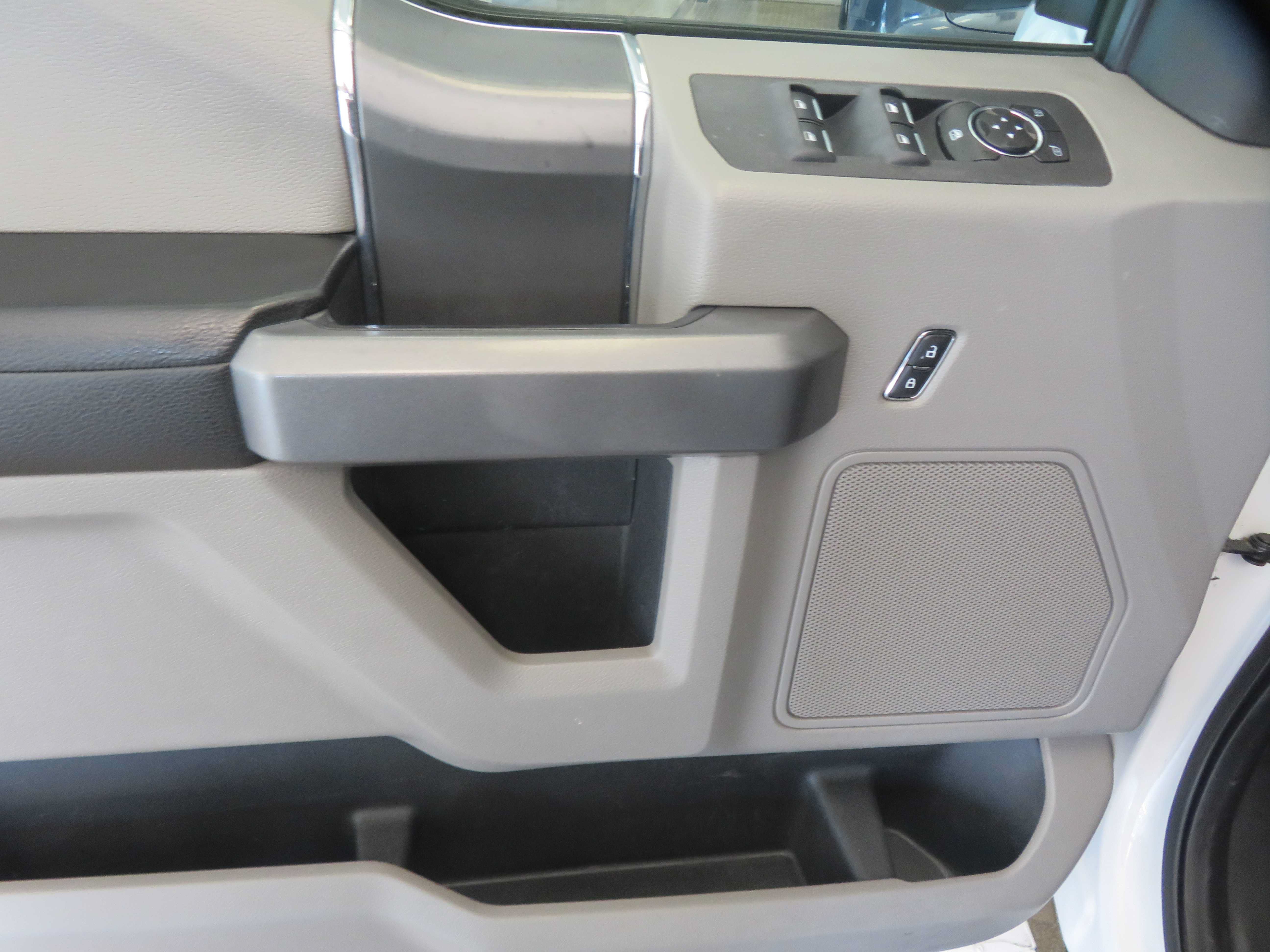 Used 2016 Ford F150 XLT w/ Equipment Group 301A Mid RWD image 14