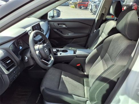 Certified 2024 Nissan Rogue SV image 15