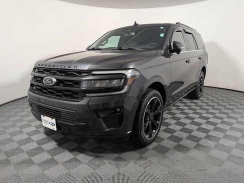 Certified 2024 Ford Expedition Limited RWD image 4