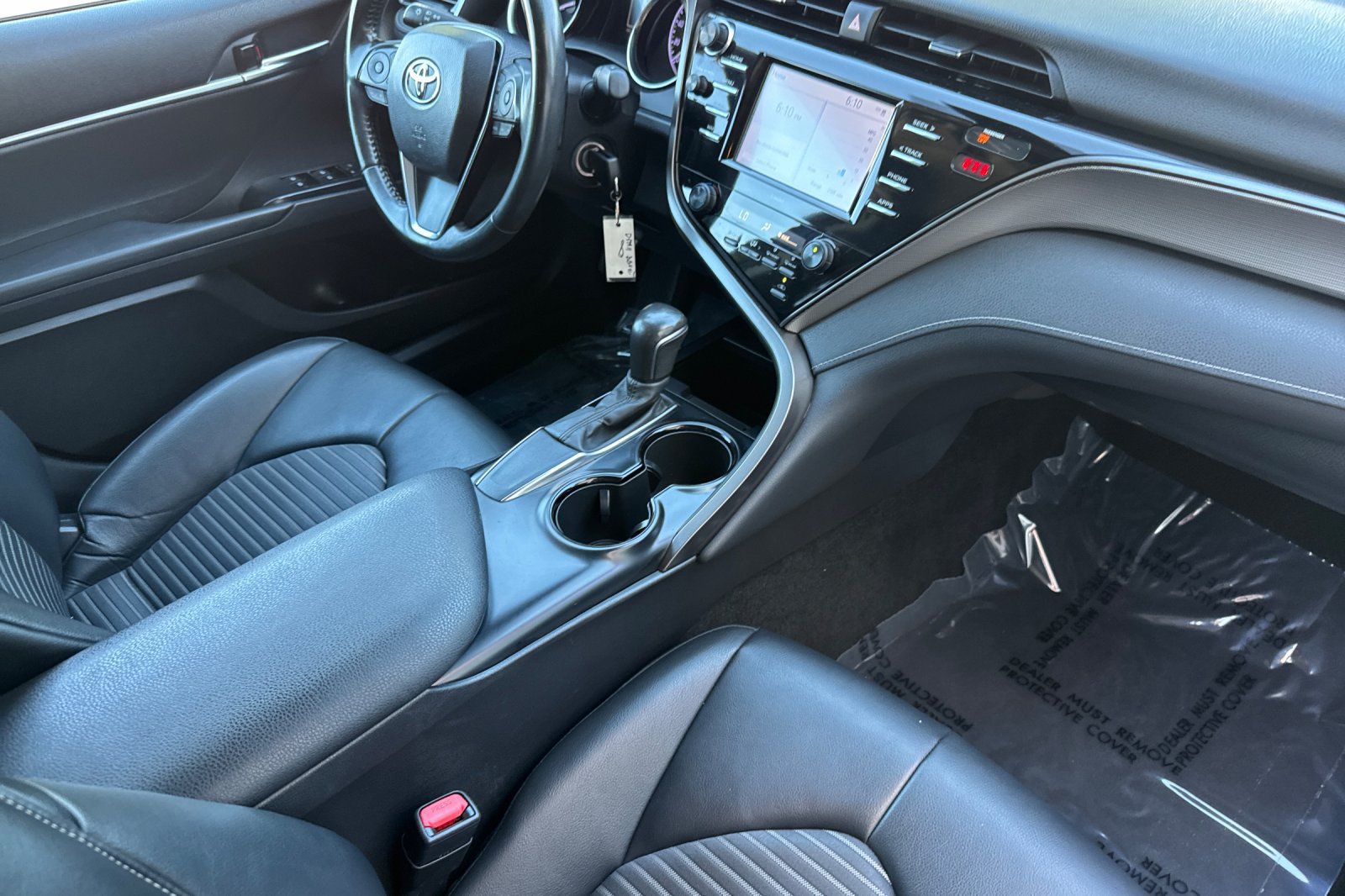 Used 2020 Toyota Camry SE FWD image 16