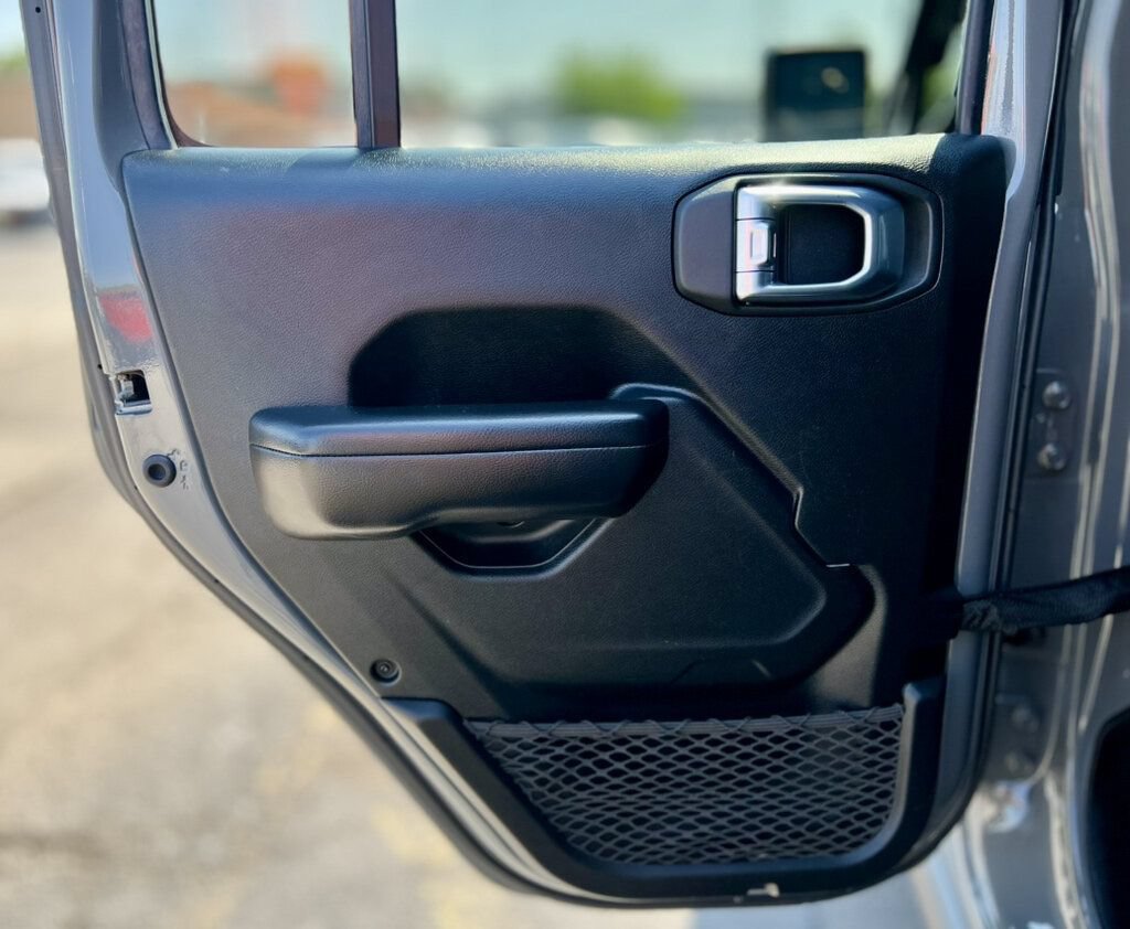 Used 2021 Jeep Wrangler Unlimited Sport AWD/4WD image 17