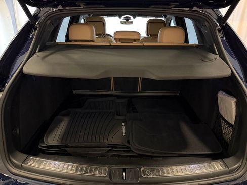 Used 2023 Porsche Macan AWD/4WD image 27