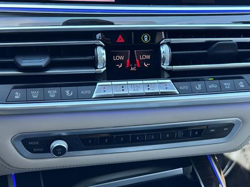 Used 2020 BMW X7 xDrive40i w/ Luxury Seating Package AWD/4WD image 38