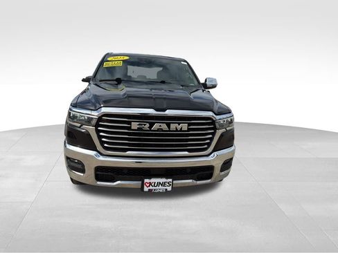 Used 2025 RAM 1500 Laramie AWD/4WD image 3