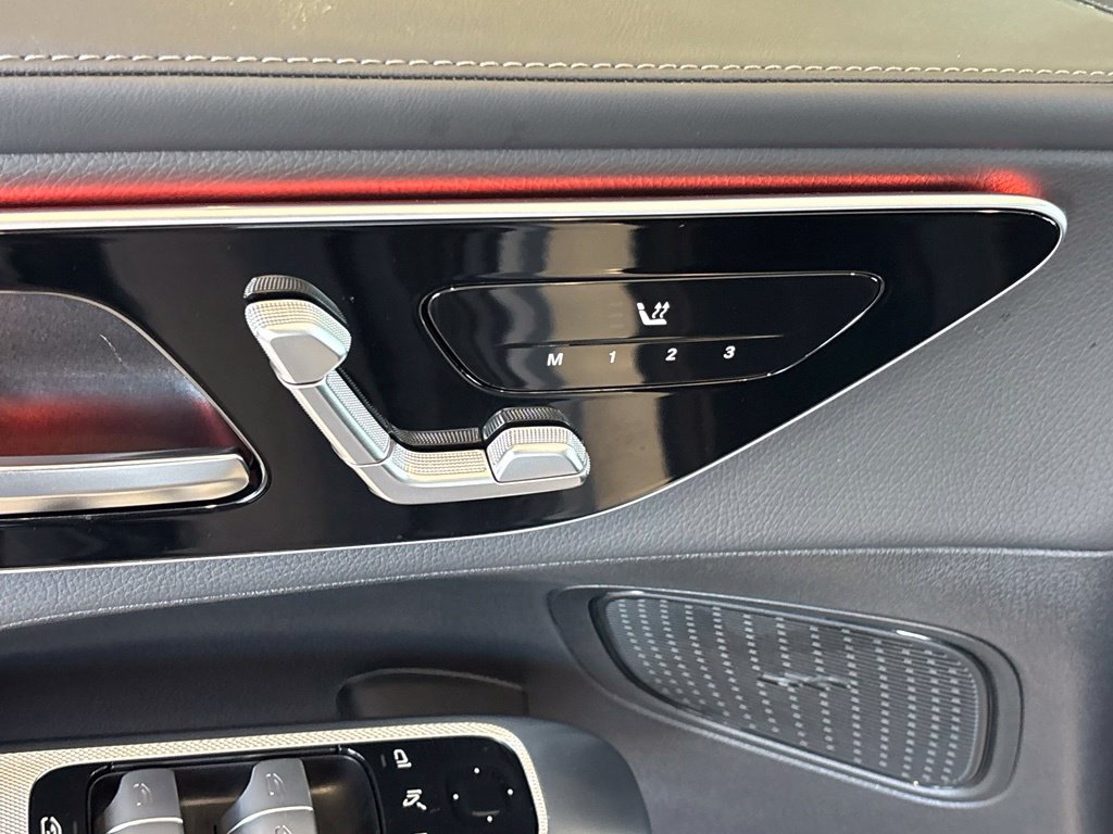 Used 2025 Mercedes-Benz GLC 350e 4MATIC image 18