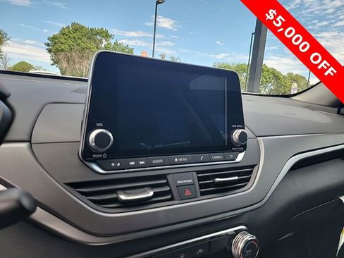 New 2025 Nissan Altima 2.5 SR image 25