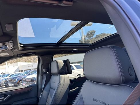 New 2026 GMC Yukon XL Denali w/ Denali Reserve Package image 26