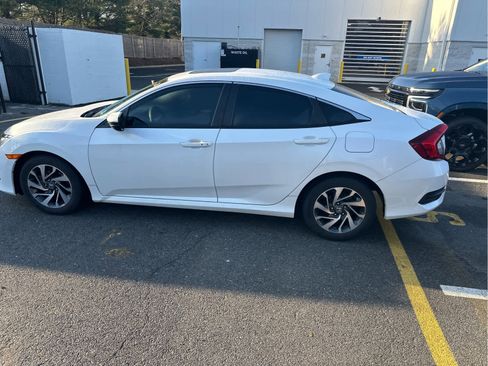 Used 2018 Honda Civic EX image 5