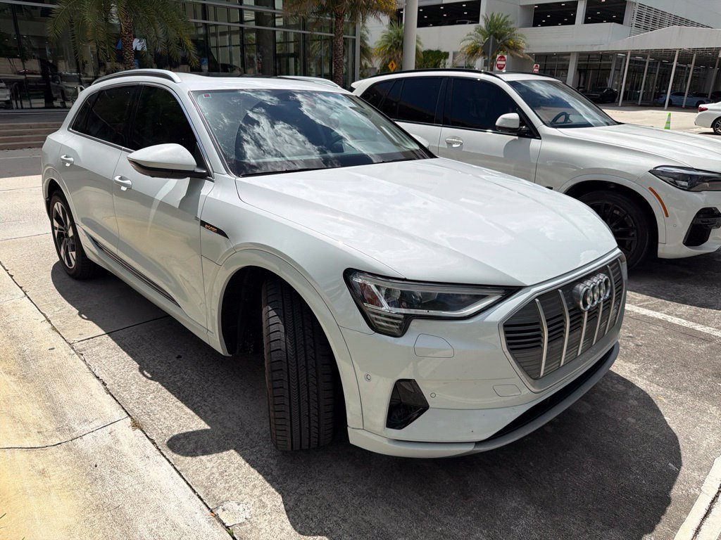 Used 2022 Audi e-tron Premium Plus AWD/4WD image 8