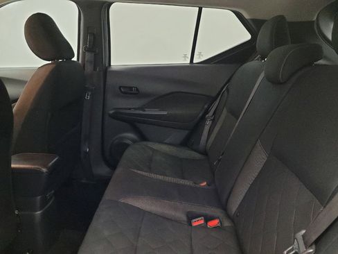 Used 2020 Nissan Kicks S image 18