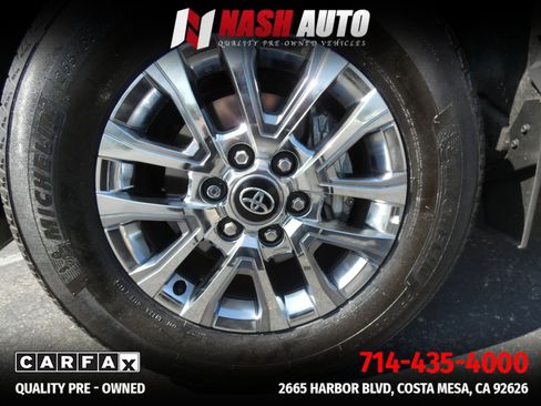 Used 2025 Toyota Tacoma Limited AWD/4WD image 28