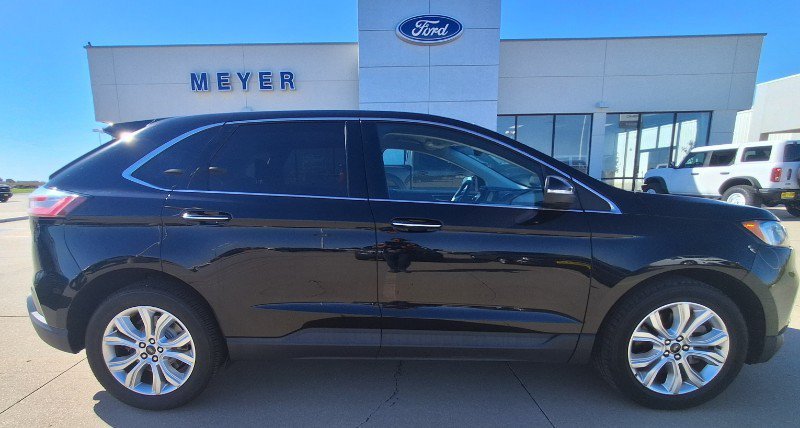 Used 2023 Ford Edge Titanium AWD/4WD image 1
