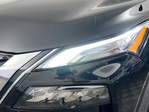 Used 2023 Nissan Rogue S FWD image 11