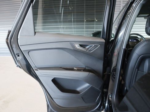 Certified 2024 Audi Q4 e-tron Premium Plus w/ Premium Plus image 24