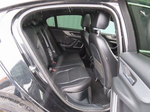 Used 2020 Jaguar XE S image 29