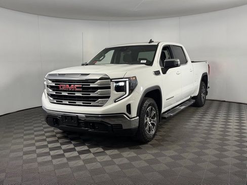 Used 2023 GMC Sierra 1500 SLE image 4