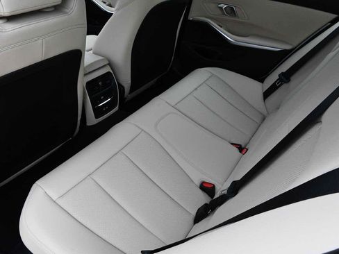 Used 2026 BMW 330i Sedan w/ Premium Package RWD image 10
