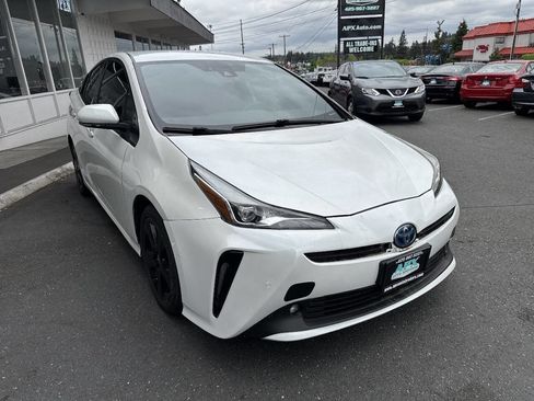 Used 2021 Toyota Prius FWD image 7