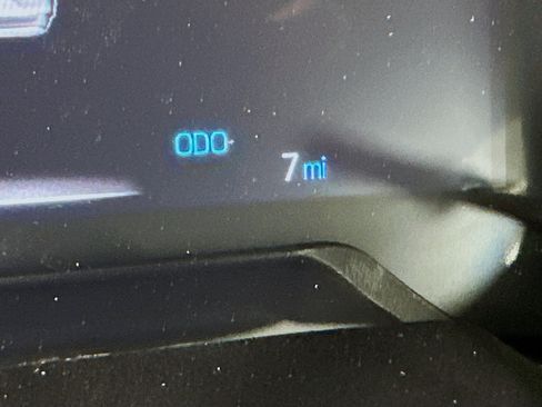 Used 2025 Toyota RAV4 XLE w/ Convenience Package FWD image 19