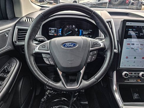 Used 2024 Ford Edge Titanium image 25
