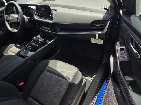 New 2026 Nissan Rogue SV FWD image 7