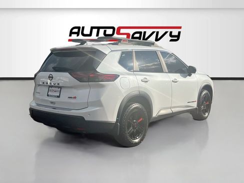 Used 2025 Nissan Rogue SV AWD/4WD image 7