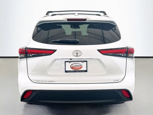 Used 2023 Toyota Highlander XLE FWD image 5