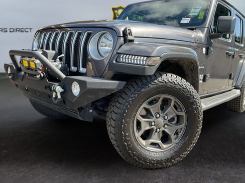 Used 2021 Jeep Wrangler Unlimited Sahara image 8
