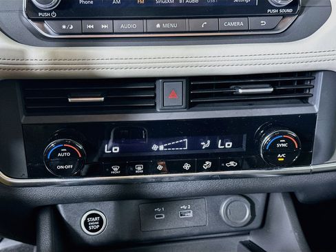 Used 2023 Nissan Rogue SV FWD image 23