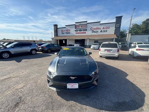 Used 2018 Ford Mustang Coupe w/ Equipment Group 101A RWD image 2