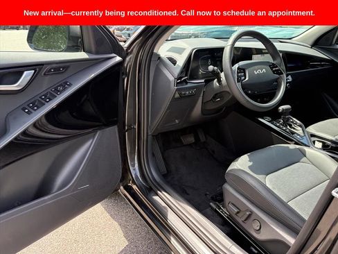 Used 2025 Kia Niro FWD image 17