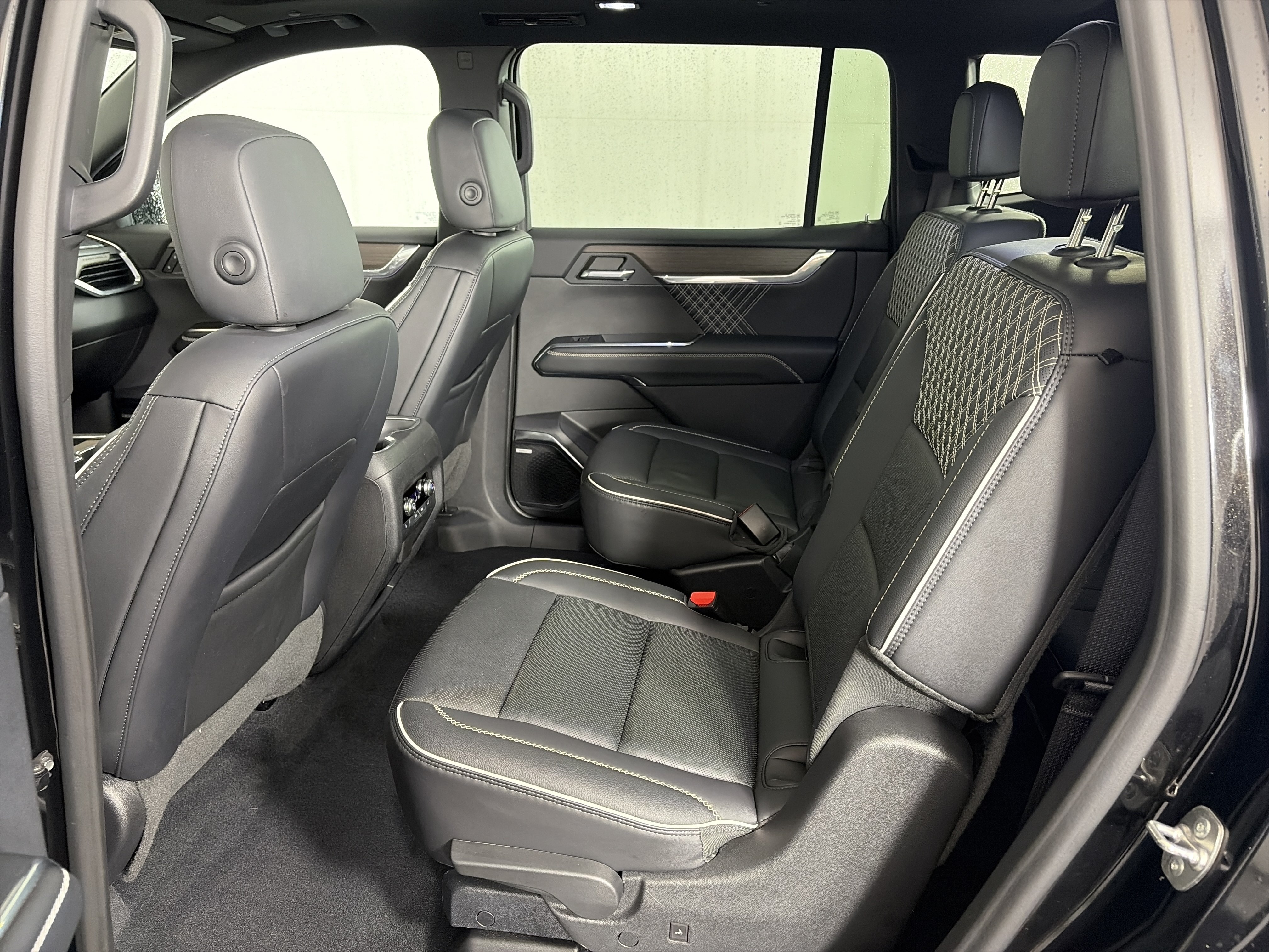 Certified 2024 GMC Acadia Denali w/ LPO, Floor Liner Package AWD/4WD image 7