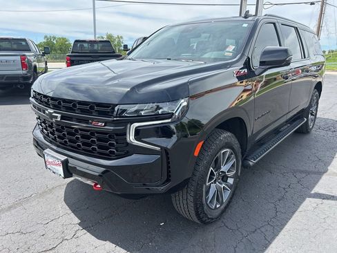 Used 2024 Chevrolet Suburban Z71 w/ Luxury Package AWD/4WD image 9