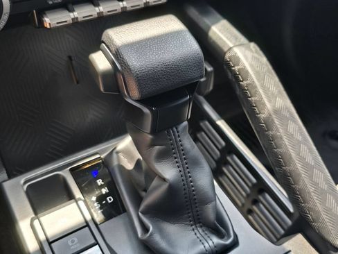 Used 2025 Toyota 4Runner SR5 AWD/4WD image 51
