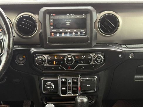 Used 2021 Jeep Wrangler Unlimited Sport image 24