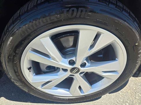 Used 2023 Audi Q4 e-tron Prestige AWD/4WD image 9