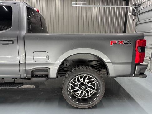 Used 2023 Ford F250 Lariat w/ Lariat Ultimate Package AWD/4WD image 5