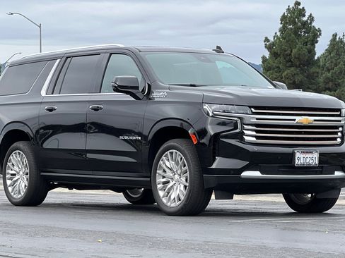 Used 2024 Chevrolet Suburban High Country w/ Premium Package 2 image 2